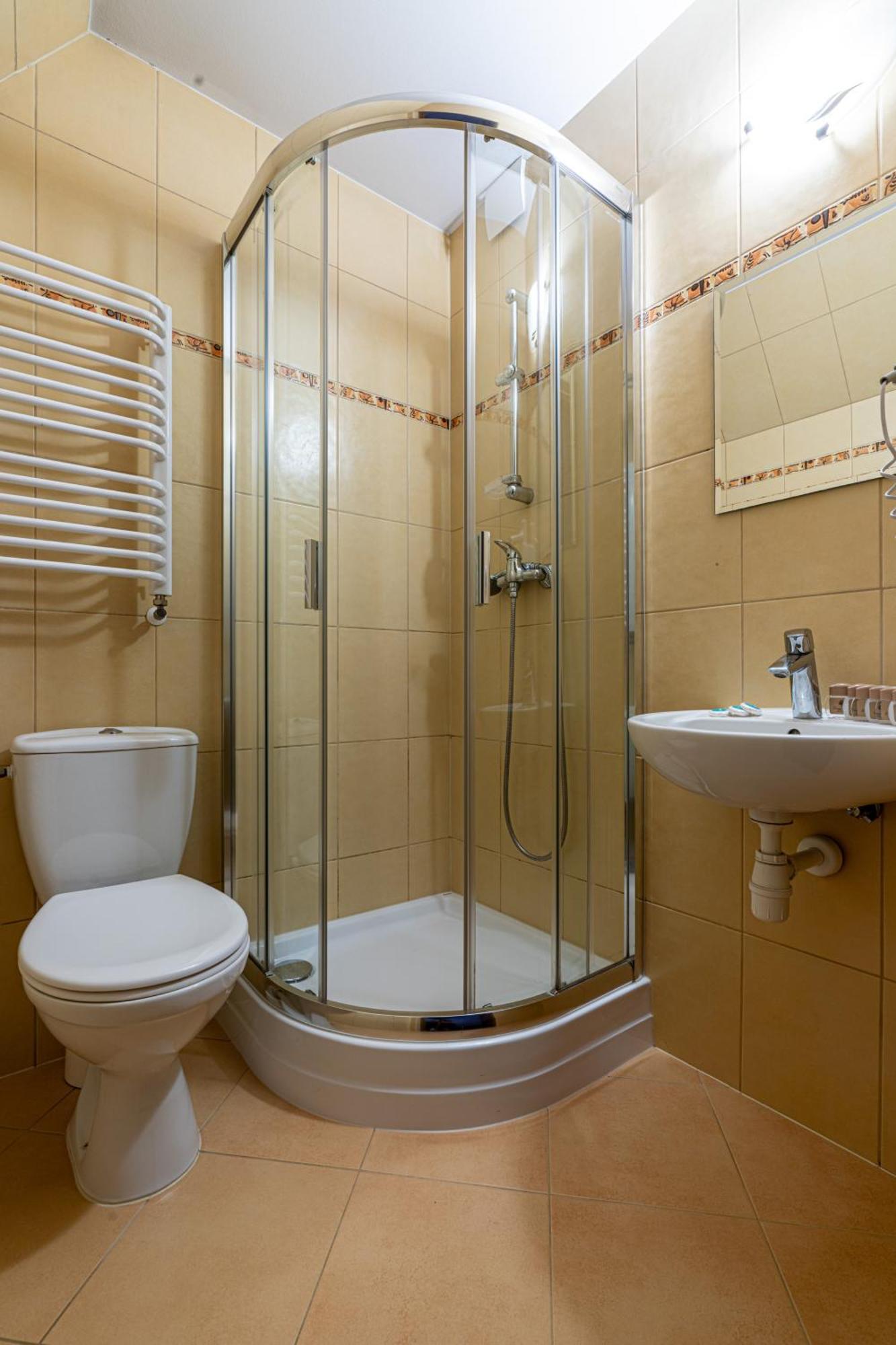 Quadruple Room,1627218457:JPEG